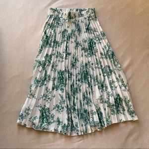 Pleated Skirt